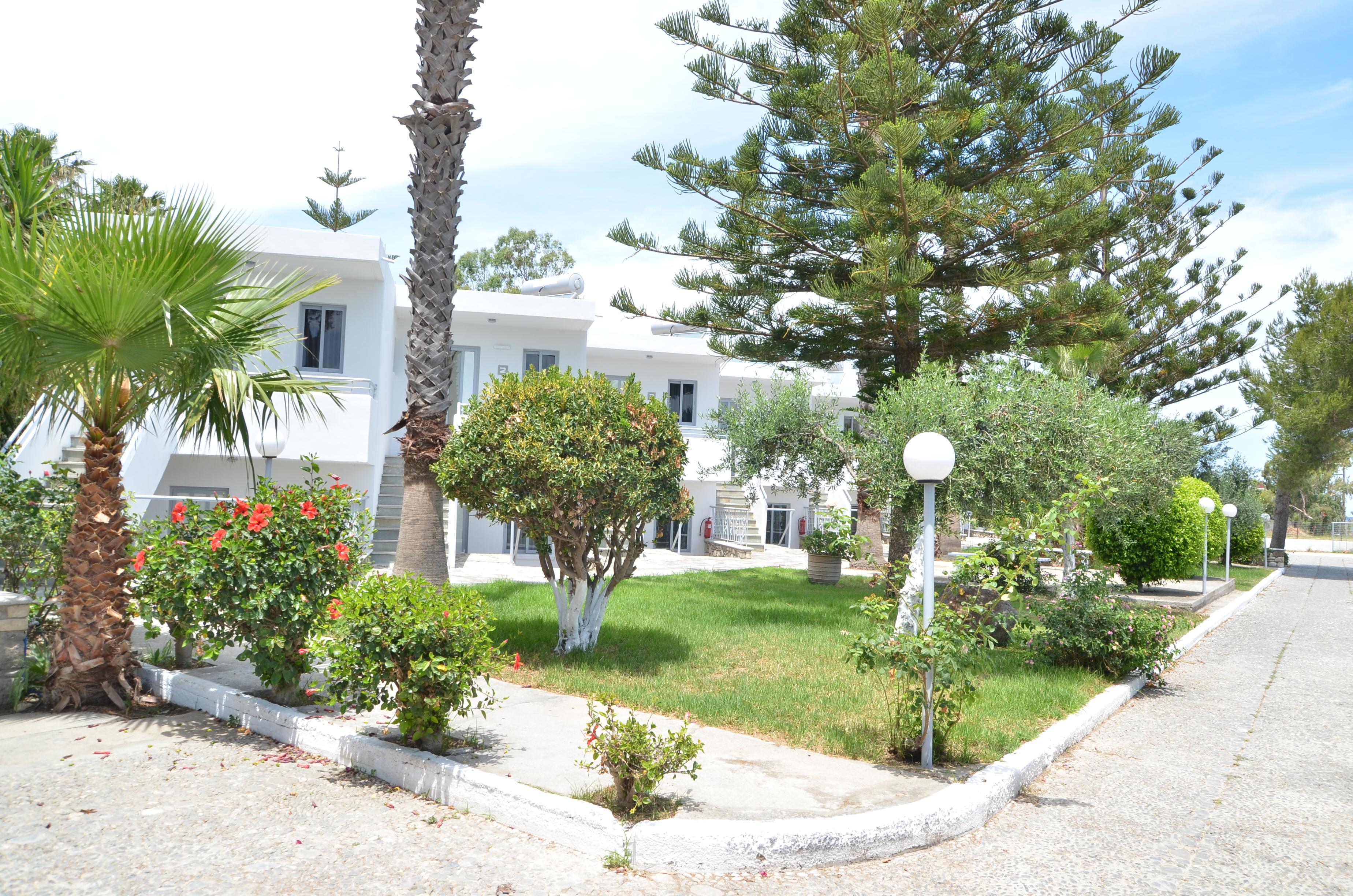 Blue Nest Hotel Tigkaki  Exterior photo