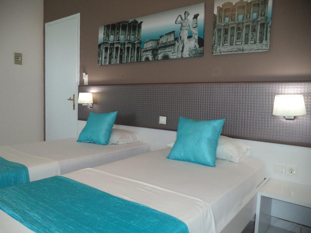 Blue Nest Hotel Tigkaki  Exterior photo