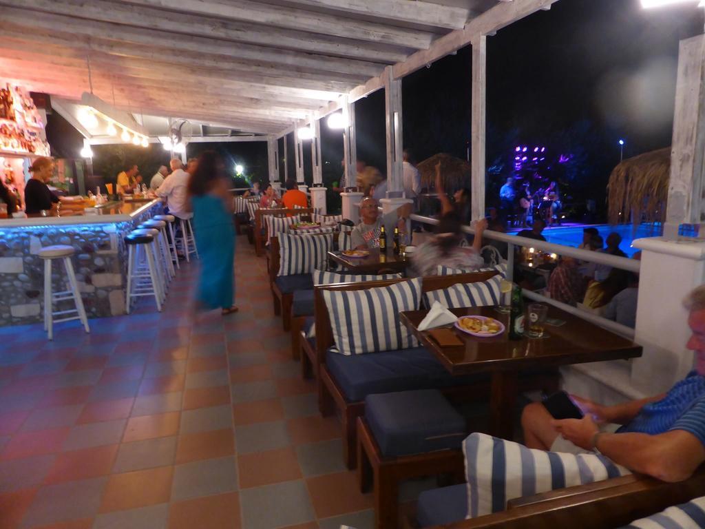 Blue Nest Hotel Tigkaki  Exterior photo